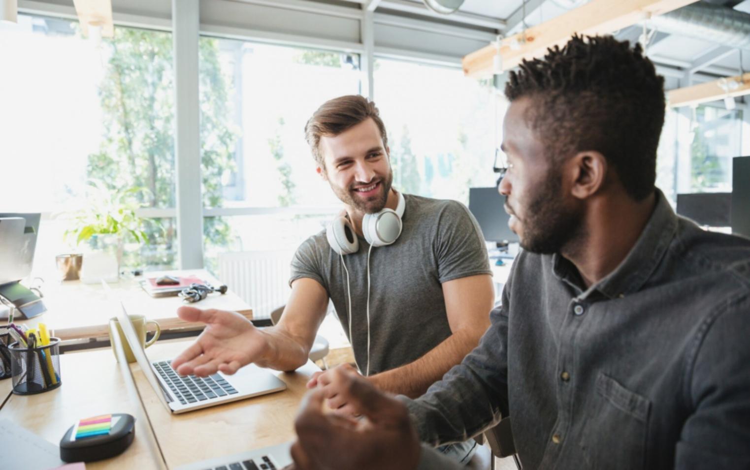 Análisis estadístico de datos financieros en pantalla